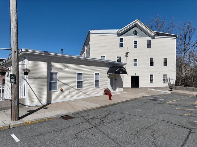 148 Bernon Street 26, Woonsocket, RI 02895