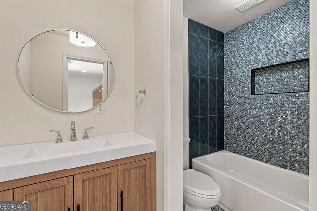 5173 Barrington Trc, Atlanta, GA 30331