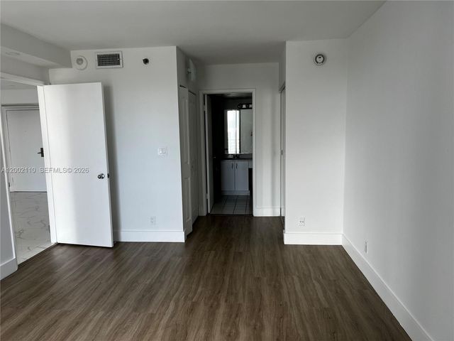 3300 NE 192nd St 1715, Aventura, FL 33180