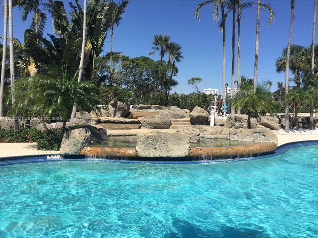 3300 NE 192nd St 1715, Aventura, FL 33180