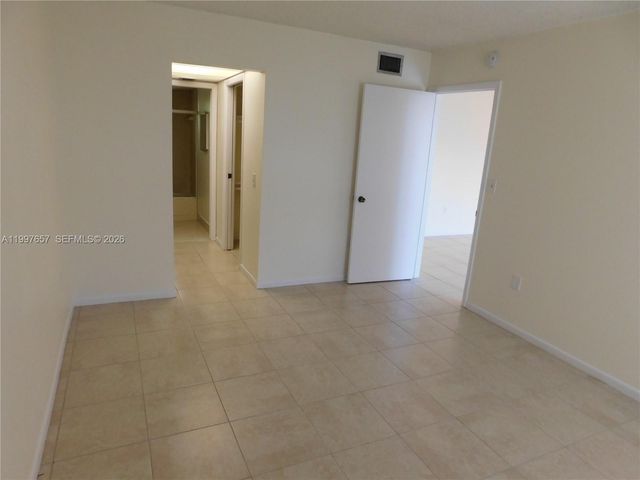 8065 SW 107 AV 321, Miami, FL 33173