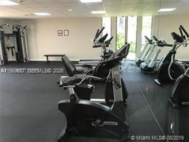 8065 SW 107 AV 321, Miami, FL 33173