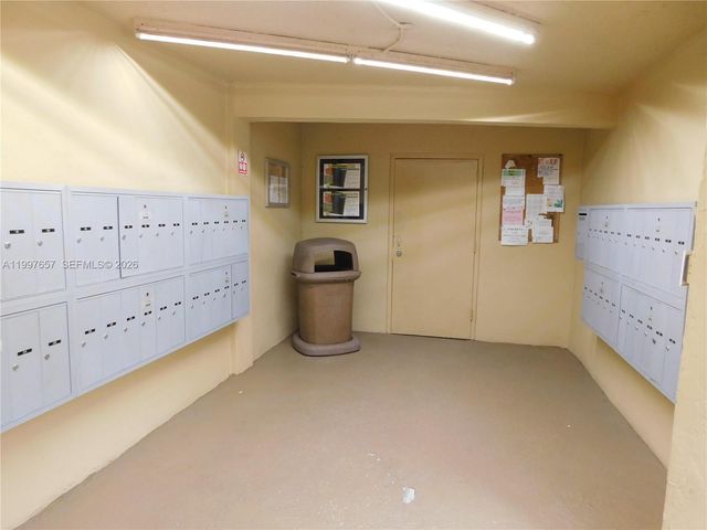 8065 SW 107 AV 321, Miami, FL 33173