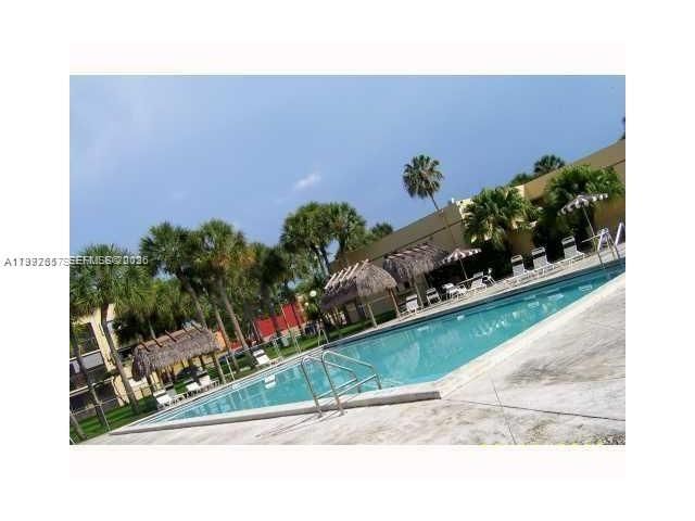 8065 SW 107 AV 321, Miami, FL 33173