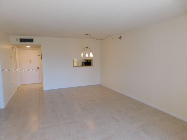 8065 SW 107 AV 321, Miami, FL 33173