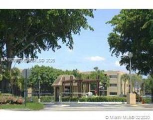 8065 SW 107 AV 321, Miami, FL 33173