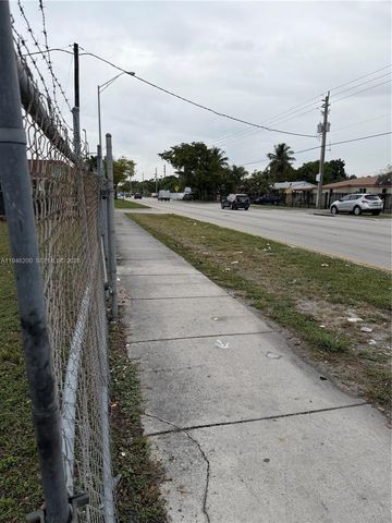 752 Opa Locka Blvd, Miami, FL 33168