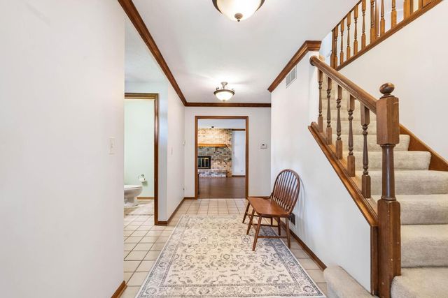 22214 S Gawain Drive, Joliet, IL 60404