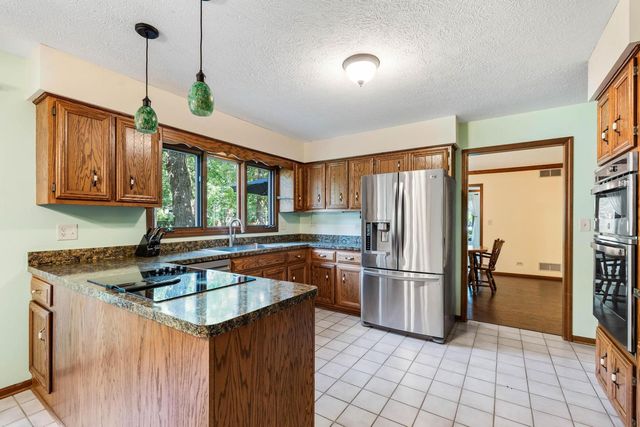 22214 S Gawain Drive, Joliet, IL 60404