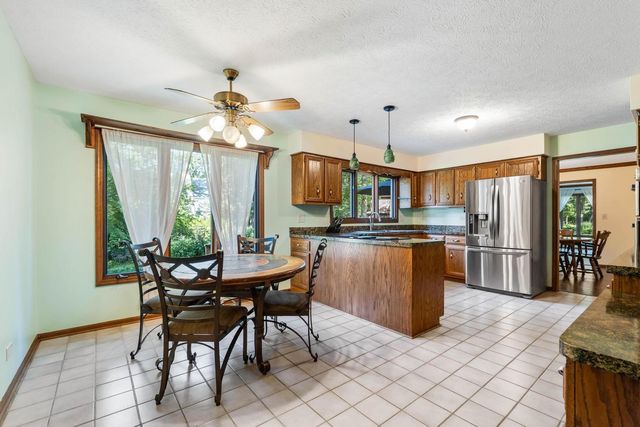 22214 S Gawain Drive, Joliet, IL 60404