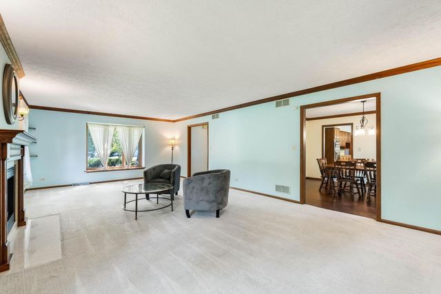 22214 S Gawain Drive, Joliet, IL 60404