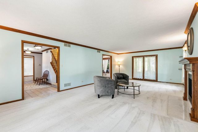 22214 S Gawain Drive, Joliet, IL 60404