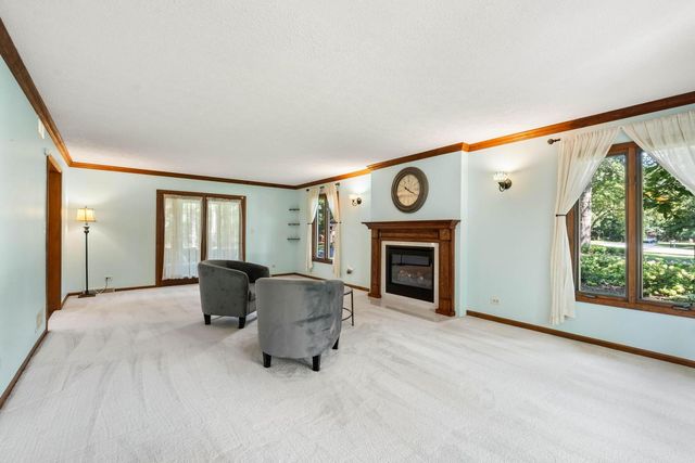 22214 S Gawain Drive, Joliet, IL 60404