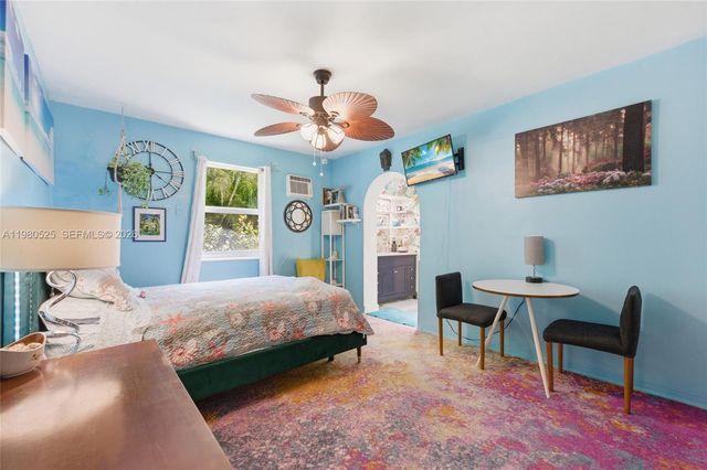 737 SW 2nd Ct, Hallandale Beach, FL 33009