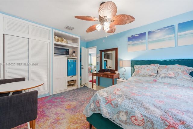 737 SW 2nd Ct, Hallandale Beach, FL 33009