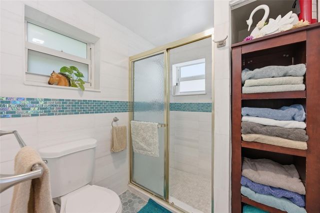 737 SW 2nd Ct, Hallandale Beach, FL 33009