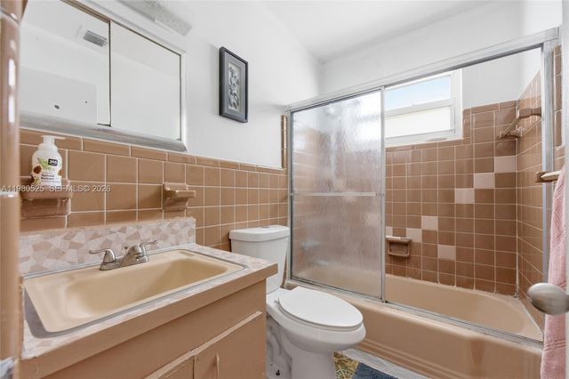 737 SW 2nd Ct, Hallandale Beach, FL 33009