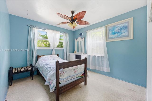 737 SW 2nd Ct, Hallandale Beach, FL 33009