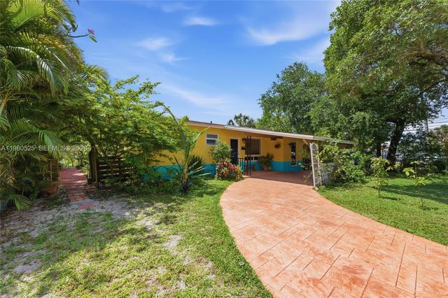 737 SW 2nd Ct, Hallandale Beach, FL 33009