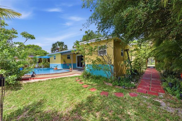 737 SW 2nd Ct, Hallandale Beach, FL 33009