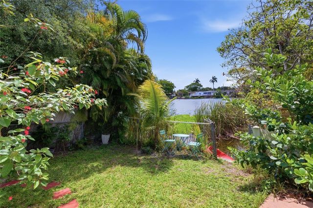 737 SW 2nd Ct, Hallandale Beach, FL 33009