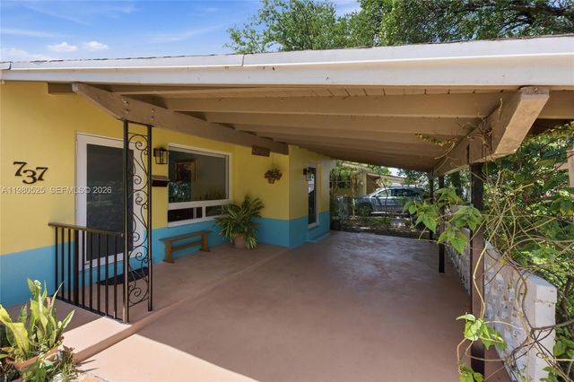 737 SW 2nd Ct, Hallandale Beach, FL 33009