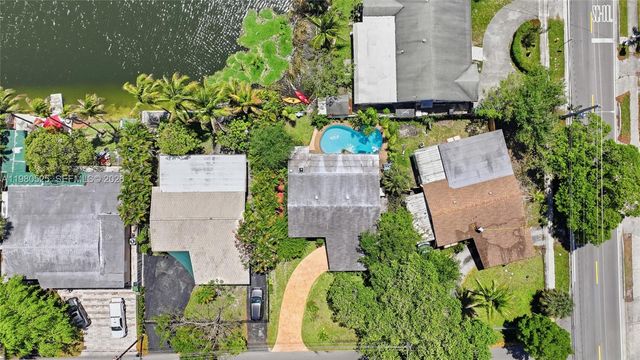 737 SW 2nd Ct, Hallandale Beach, FL 33009