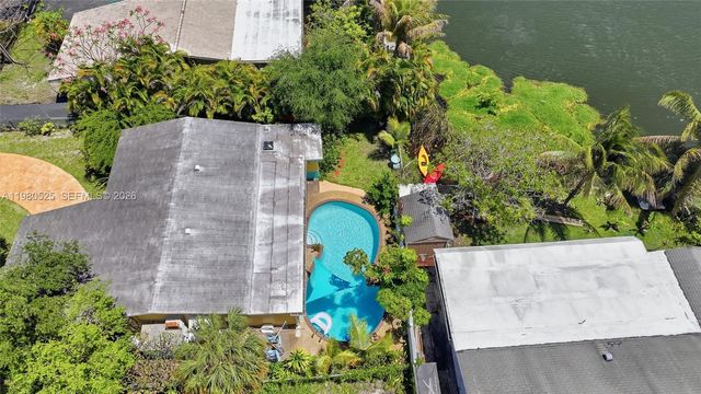 737 SW 2nd Ct, Hallandale Beach, FL 33009