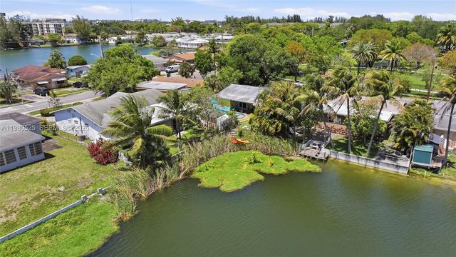 737 SW 2nd Ct, Hallandale Beach, FL 33009