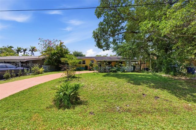 737 SW 2nd Ct, Hallandale Beach, FL 33009