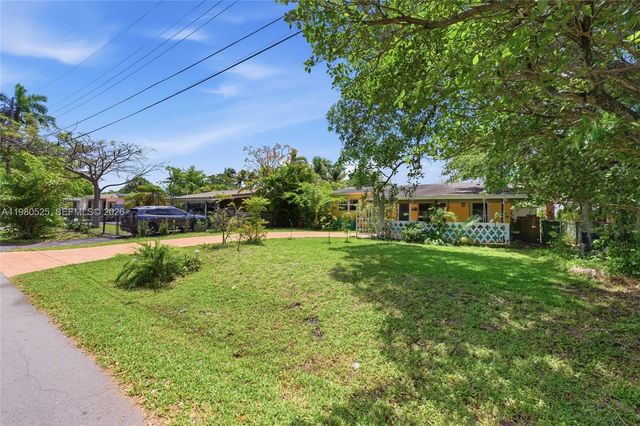 737 SW 2nd Ct, Hallandale Beach, FL 33009