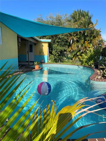 737 SW 2nd Ct, Hallandale Beach, FL 33009