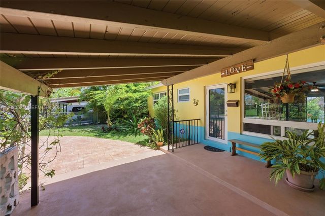 737 SW 2nd Ct, Hallandale Beach, FL 33009