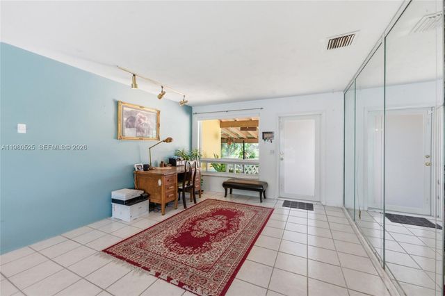 737 SW 2nd Ct, Hallandale Beach, FL 33009