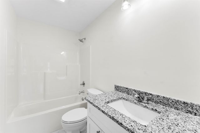 110 W Iowa Avenue, Bessemer City, NC 28016
