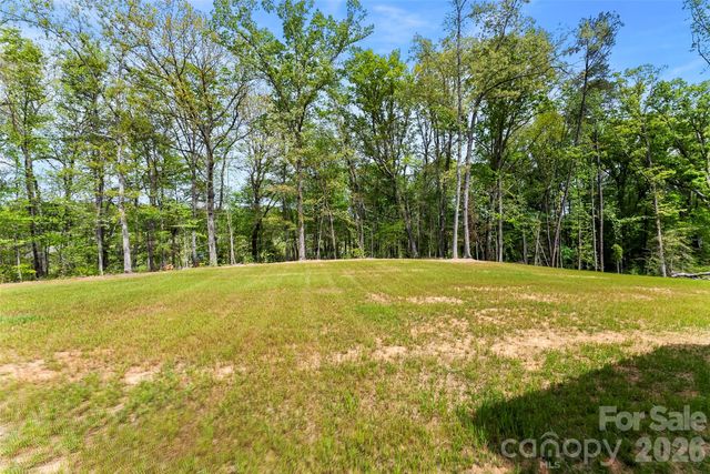 110 W Iowa Avenue, Bessemer City, NC 28016