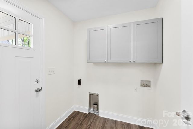 110 W Iowa Avenue, Bessemer City, NC 28016