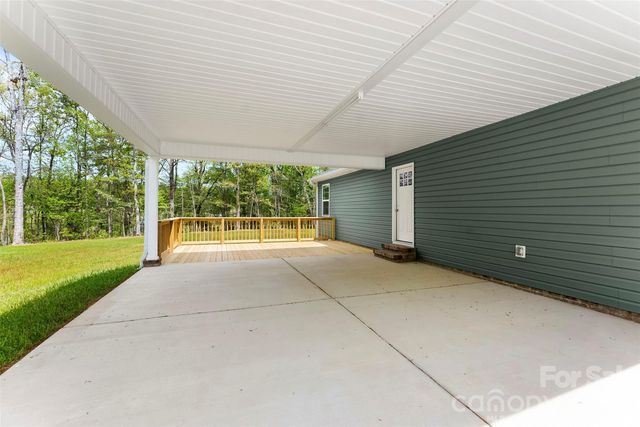 110 W Iowa Avenue, Bessemer City, NC 28016