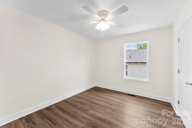 110 W Iowa Avenue, Bessemer City, NC 28016