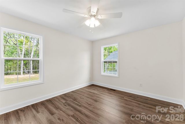 110 W Iowa Avenue, Bessemer City, NC 28016