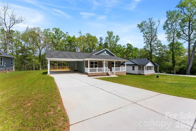 110 W Iowa Avenue, Bessemer City, NC 28016