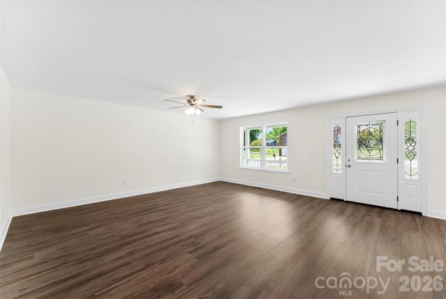 110 W Iowa Avenue, Bessemer City, NC 28016