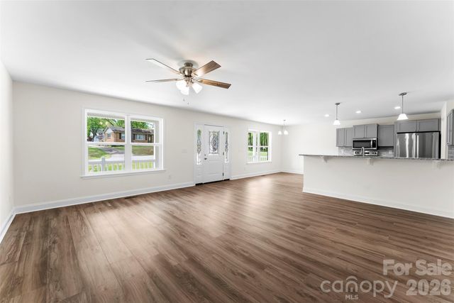 110 W Iowa Avenue, Bessemer City, NC 28016