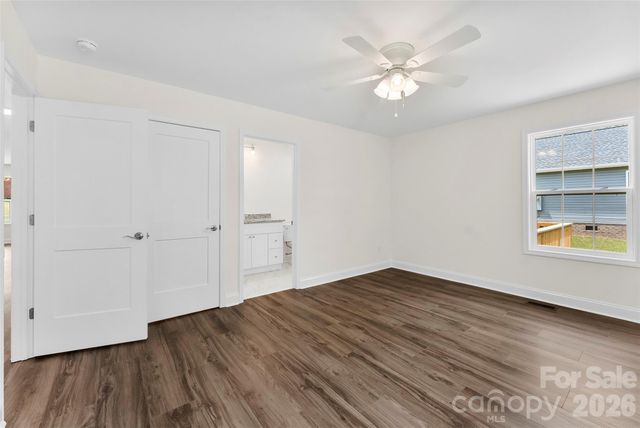 110 W Iowa Avenue, Bessemer City, NC 28016