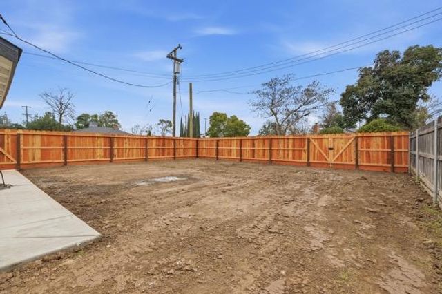 2199 Glen Ave, Merced, CA 95340