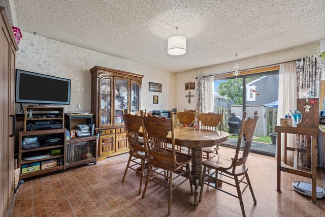 205 Robbin Drive, Romeoville, IL 60446