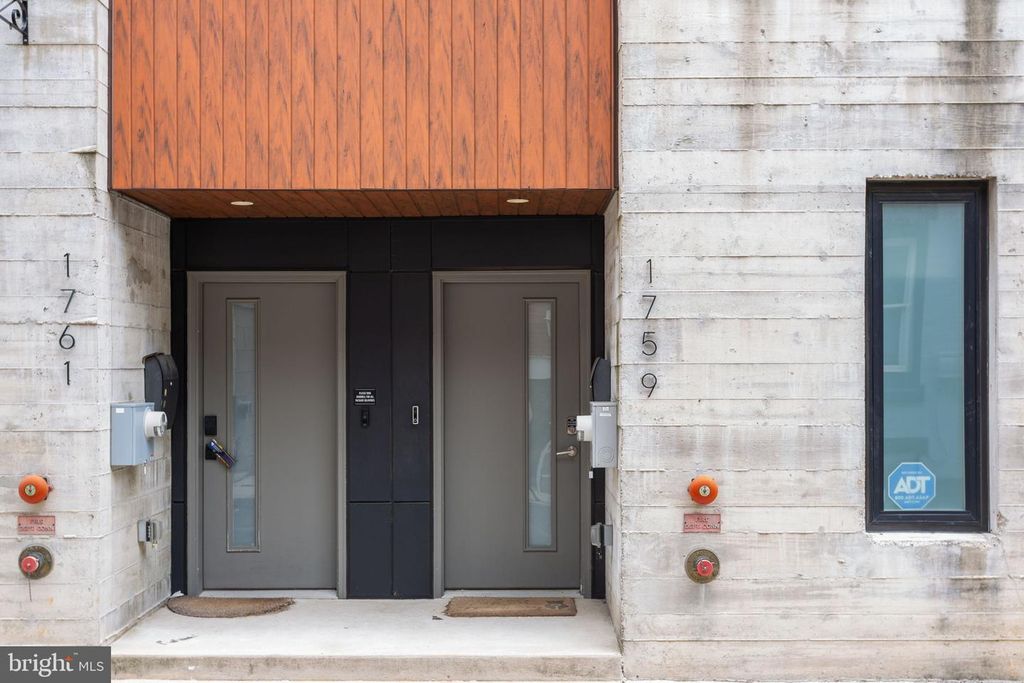 1759 WATERLOO ST, PHILADELPHIA, PA 19122 — exterior