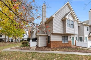17 Tamarisk Quay Apt H, Hampton, VA 23666