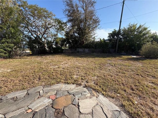 1732 Cornwallis PKWY, Cape Coral, FL 33904