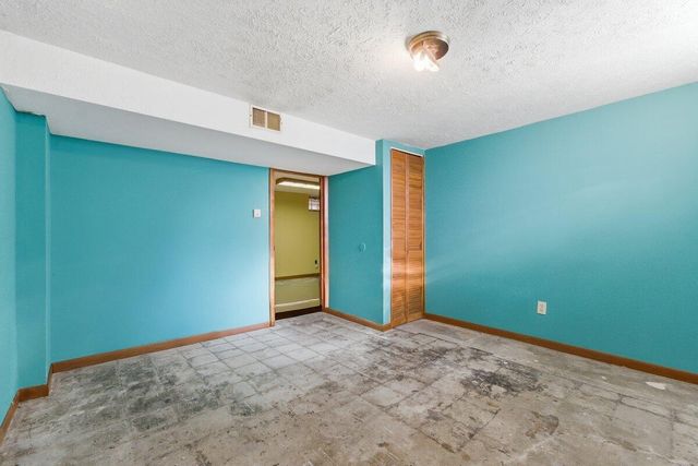 206 IVY Drive, Council Bluffs, IA 51503